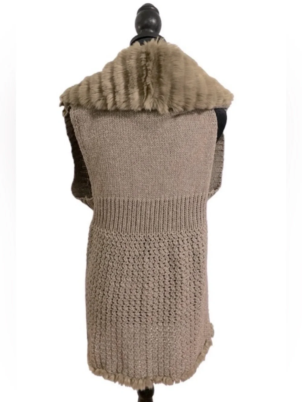 Chico’s Size 1 Faux Fur Trim Sweater Vest Taupe Open Front Knit Cardigan
